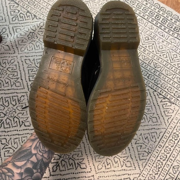Women’s Dr Martens • barely worn • - Picture 4 of 4